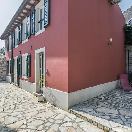 Holiday home Stunning In With Wifi Rovinj